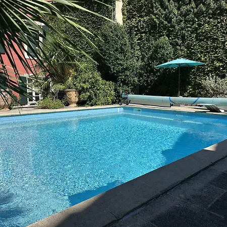 2 Avec Piscine Apartament